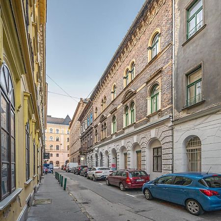 District 6Th Sense Apartment Будапеща Екстериор снимка